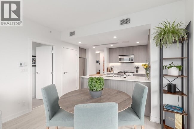 Building Photo - 1471 Hunter St