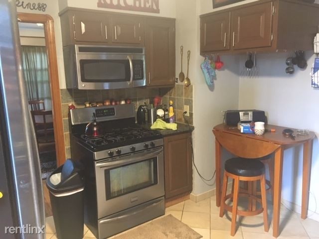 Building Photo - 3 br, 1 bath House - 1010 Brookview Blvd