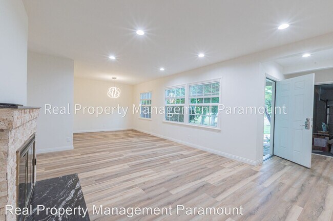 Foto del edificio - 3 br, 1.5 bath House - 17236 Los Alimos St