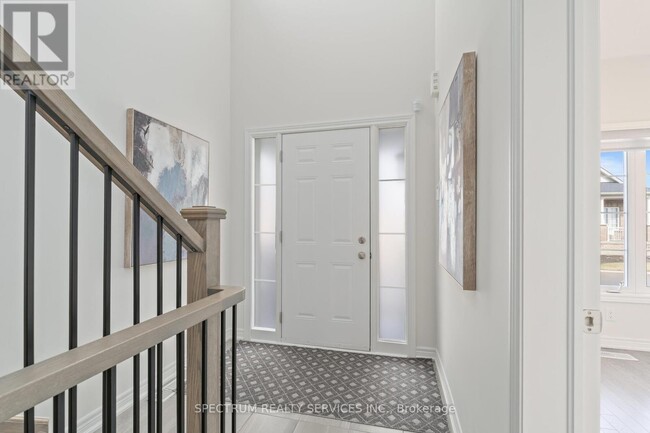 Building Photo - 4-54 Clermiston Cres
