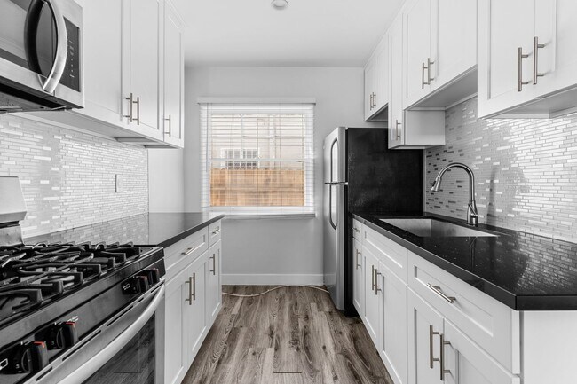 Foto del edificio - 241 Bonito Ave