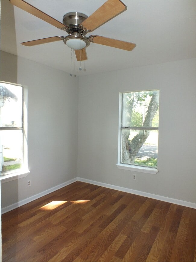 Foto del edificio - 1706 Wipprecht St