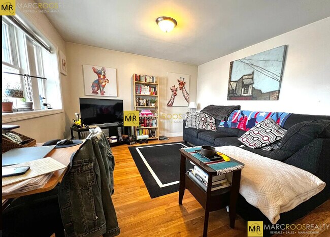 Foto del edificio - 678 Bennington St