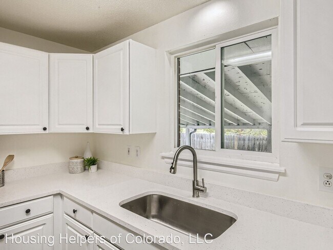Building Photo - 5 br, 2 bath House - 3690 Madison Avenue