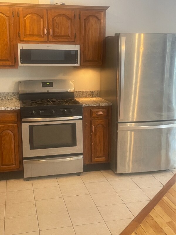 Building Photo - 686 Sebago Rd