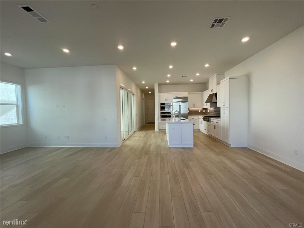 Primary Photo - 4 br, 4 bath Townhome - 182 Yugen