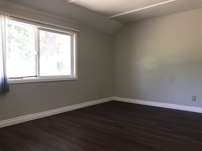 Foto del edificio - 675 Fir Gardens St NW