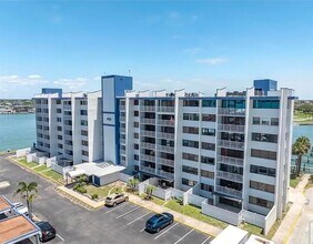 Building Photo - 450 Treasure Island Causeway