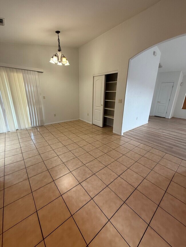 Foto del edificio - House For Rent