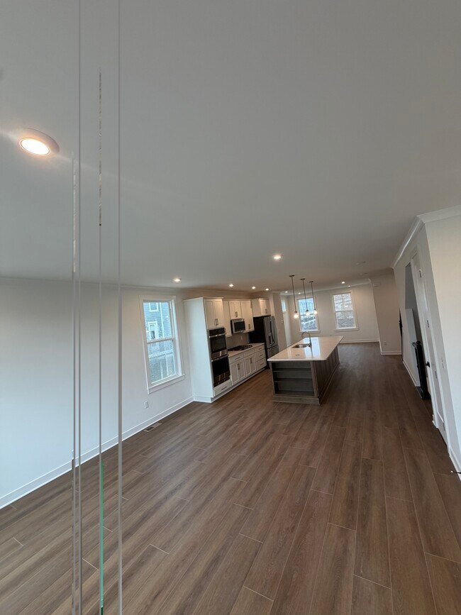 Foto del edificio - 7430 Wetherington Ln