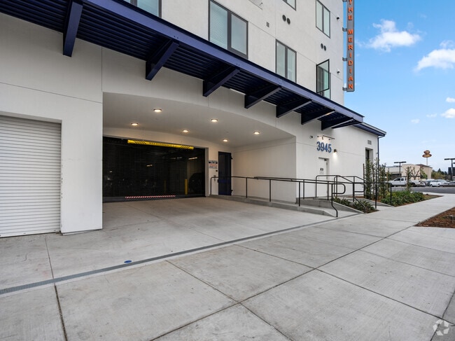 Building Photo - The Meridian