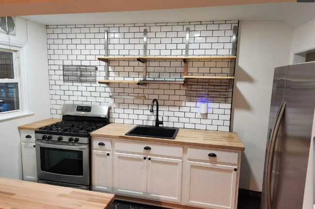 Building Photo - 3 Bedroom Townhome
