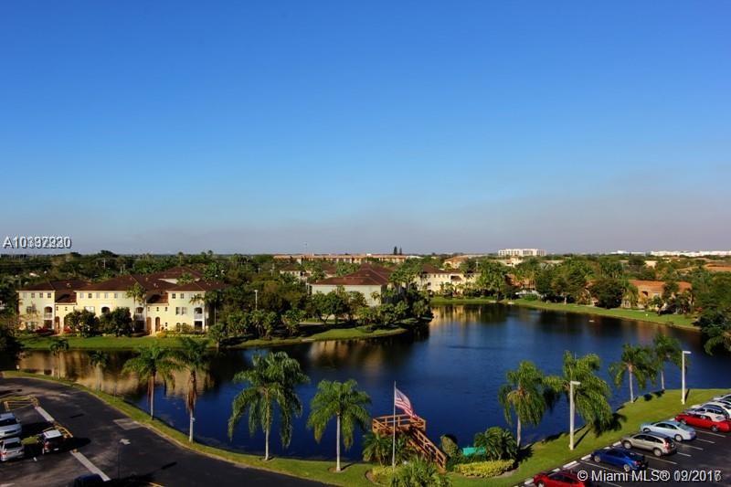 Primary Photo - 250 Jacaranda Dr