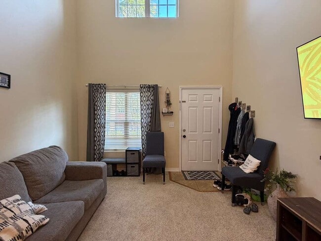 Foto del edificio - 1529 Bentley Cir