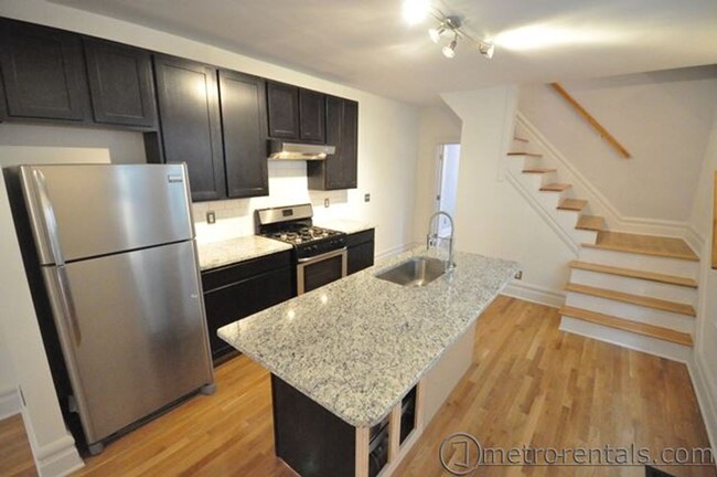 Building Photo - 202-204 E Hudson Street