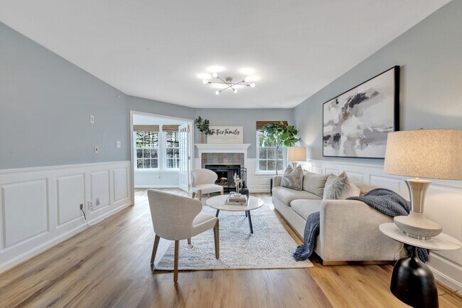 Foto del edificio - 3309 Wyndham Cir