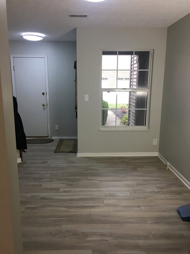Foto del edificio - 1902 Cliffview Ln