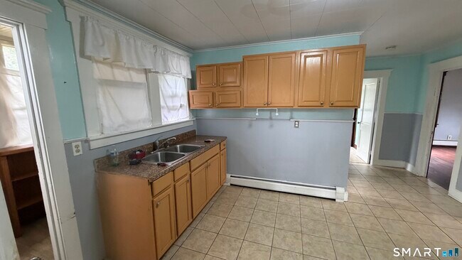 Building Photo - 182 Beechwood Ave