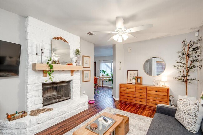 Foto del edificio - 1730 Timber Ridge Rd