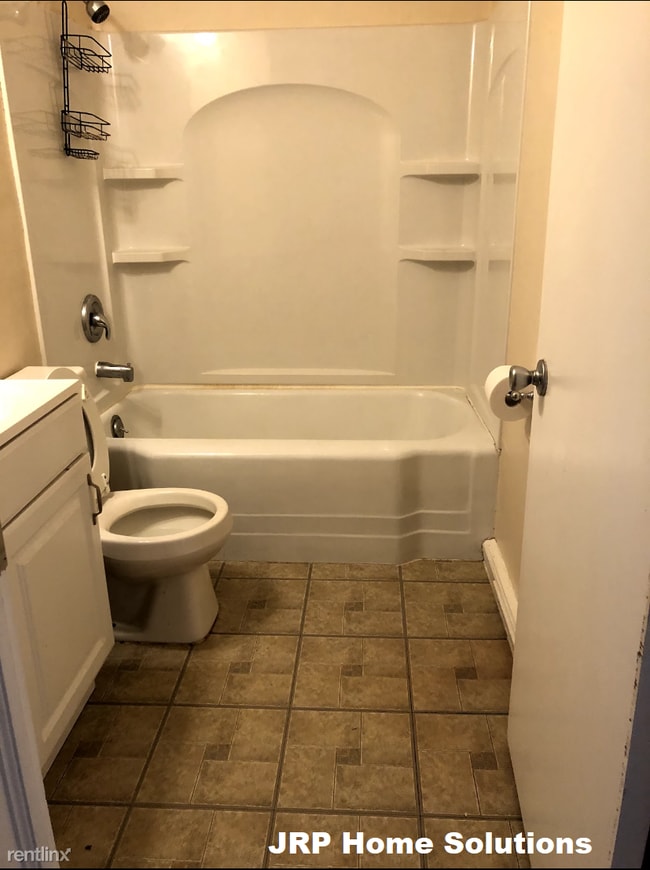 Building Photo - 3 br, 1 bath House - 328 Falcon Rd