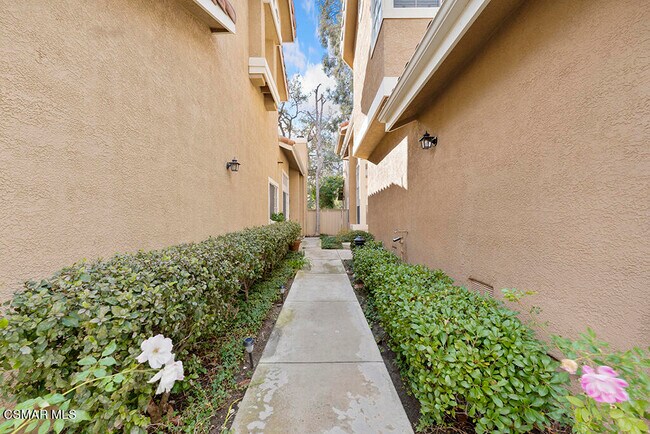 Building Photo - 349 Lugano Way