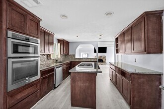 Building Photo - 501 Sioux River Rd