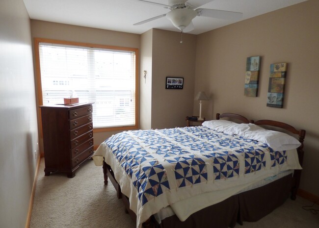 Foto del edificio - 3 Bedroom Townhome in Monticello, MN