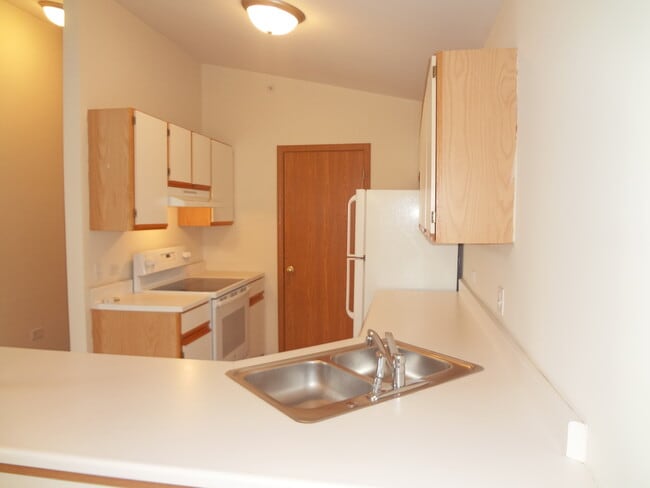 Building Photo - 1412 W Clear Water Cir