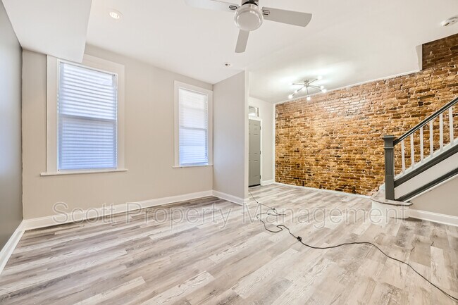 Building Photo - 405 N Loudon Ave