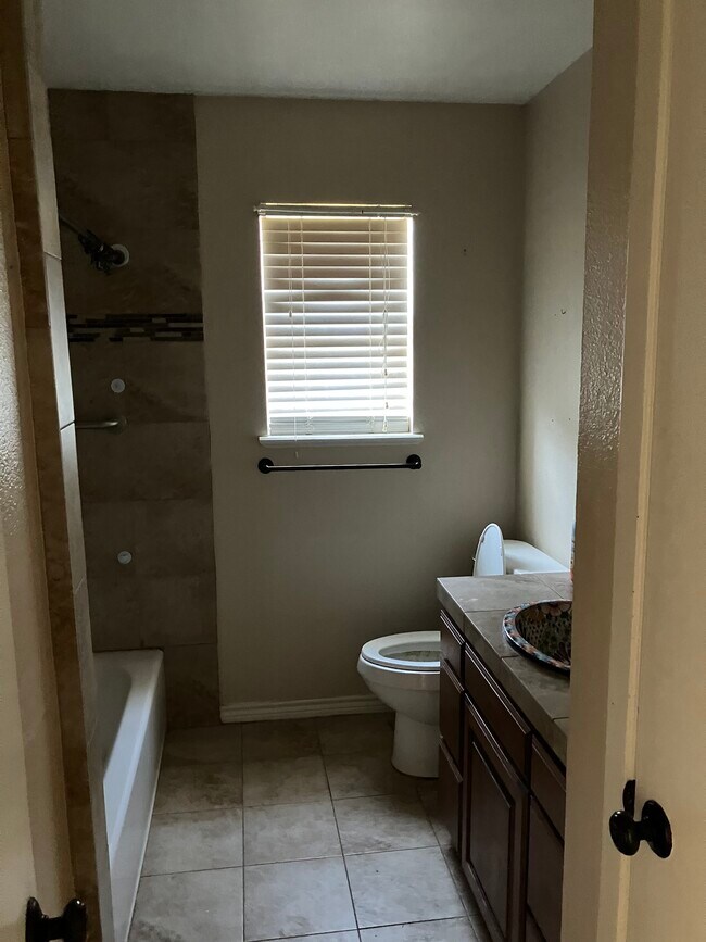 Foto del edificio - 1906 Sunnyside Rd