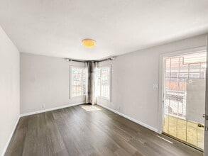 Building Photo - 4028 E 18th St