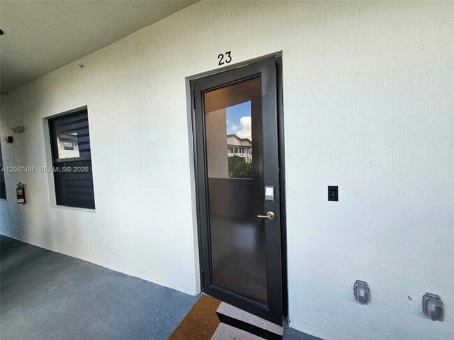 Foto del edificio - 8195 NW 104th Ave