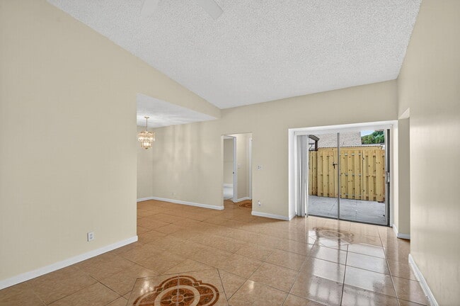 Building Photo - 2701 Waterview Cir