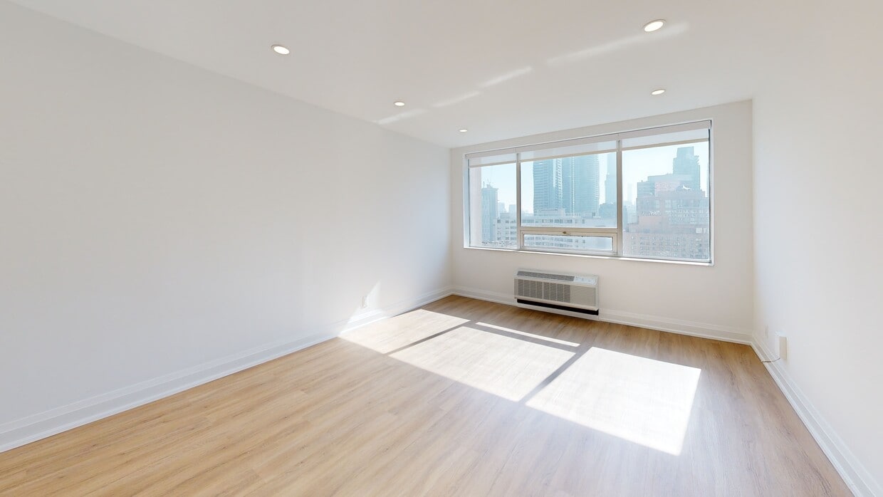 Photo - 44 Charles West in Manulife Centre Apartments