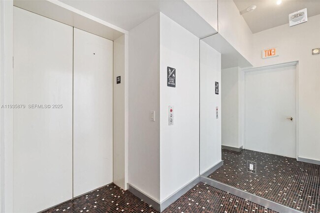 Foto del edificio - 2020 N Bayshore Dr