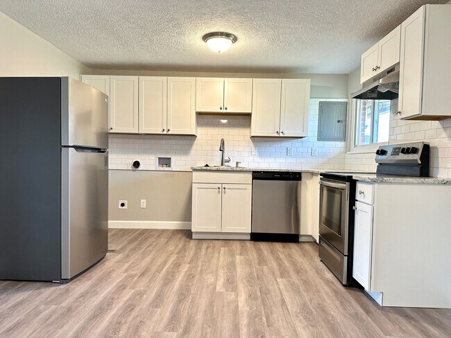 Foto del edificio - 401 Orangewood Dr