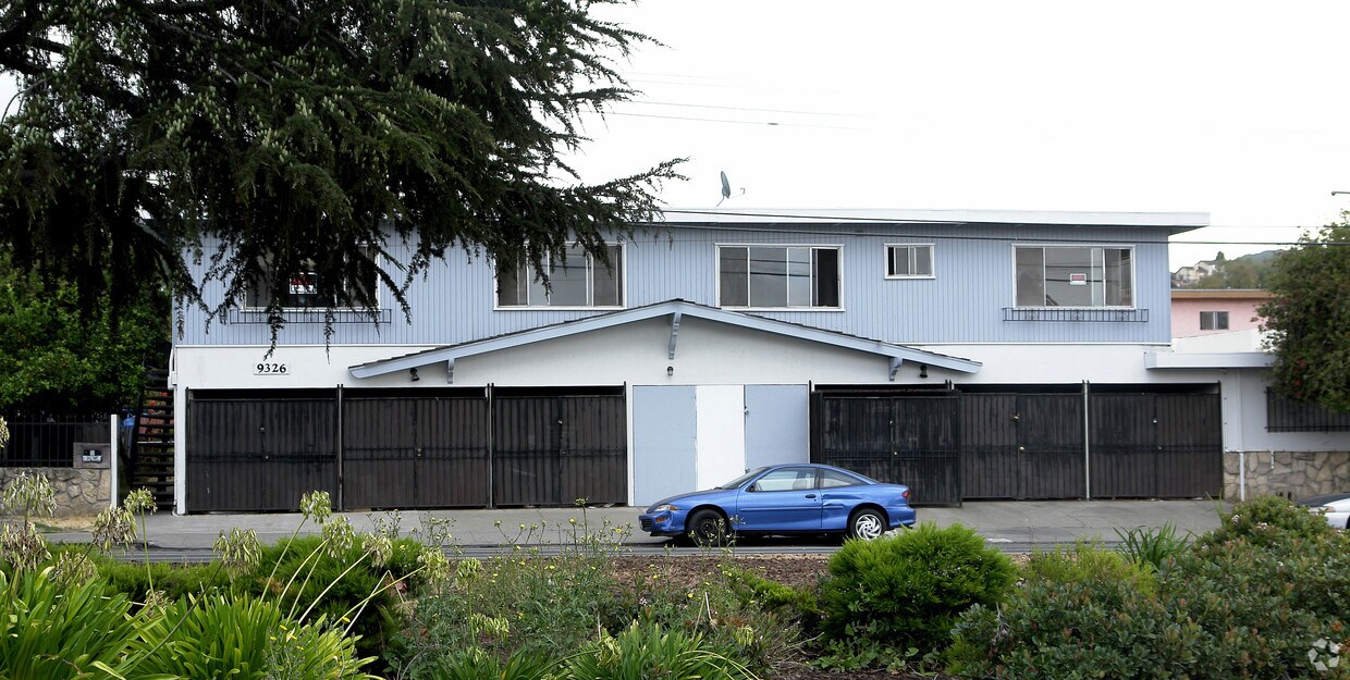Building Photo - 9326 Bancroft Ave