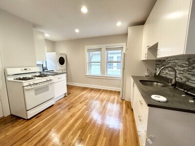 Primary Photo - 120 Hillside St