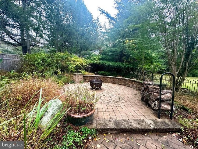 Foto del edificio - 1 High Acres Dr