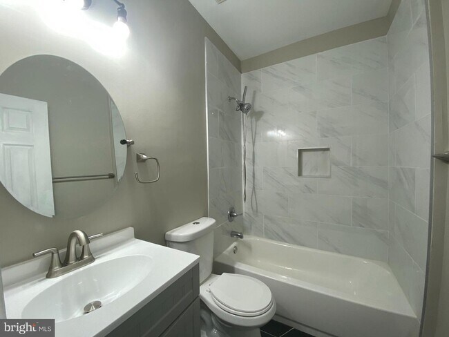 Foto del edificio - 1918 E 28th St