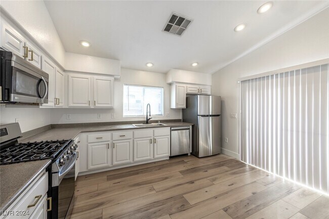 Building Photo - 7804 Slendermint Ct