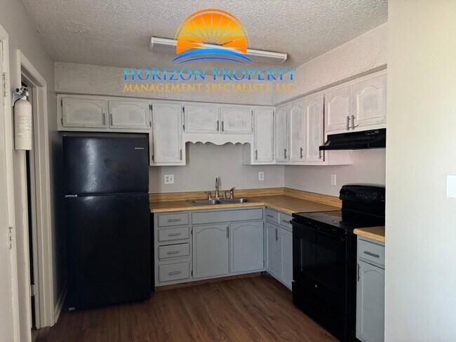 Foto del edificio - 900 Stevens Ct NE