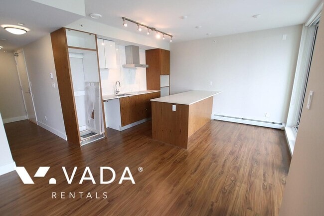 Building Photo - Tower Green At West 2 Bed Apartment Rental...