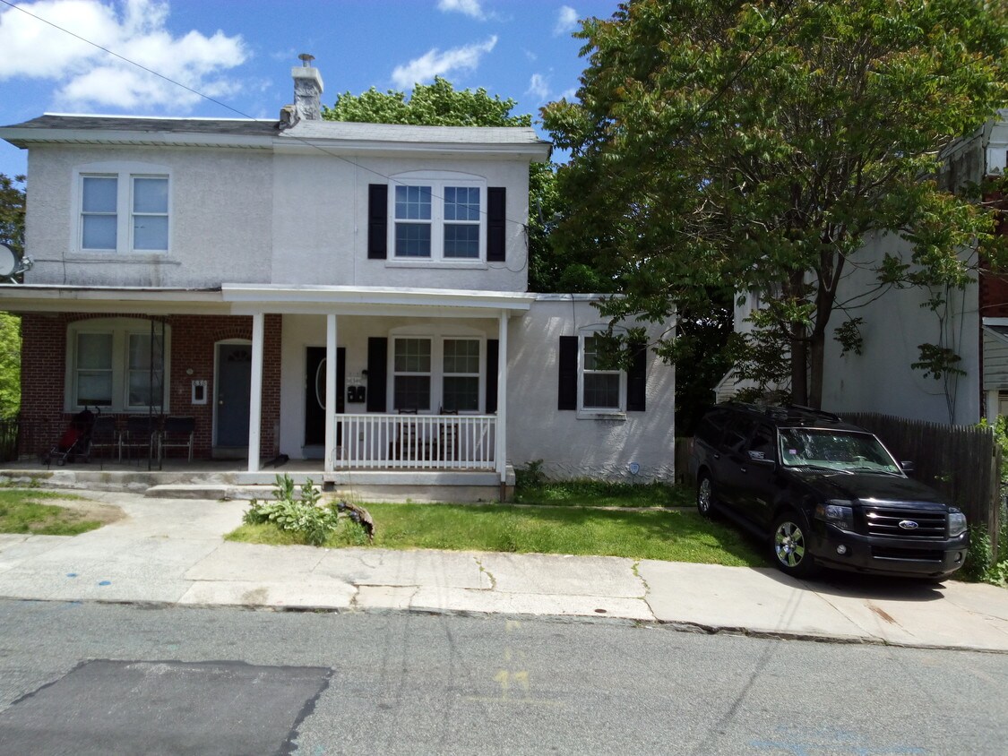 834 Smith St, Norristown, PA 19401 House Rental in Norristown, PA