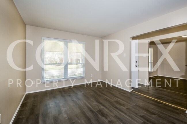 Building Photo - Home is Refreshed and Ready to be RENTED!