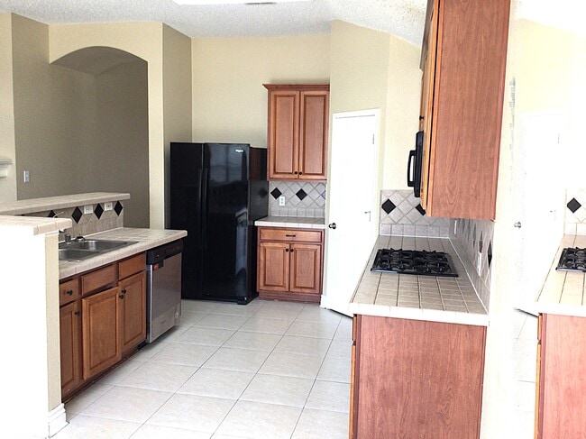 Building Photo - 6708 Lake Jackson Dr