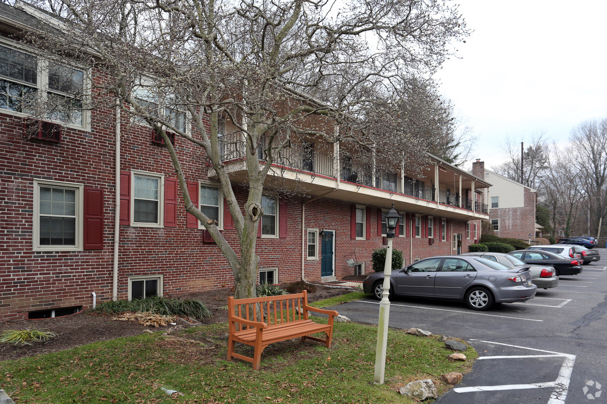 Building Photo - Wallingford Arms Apartments