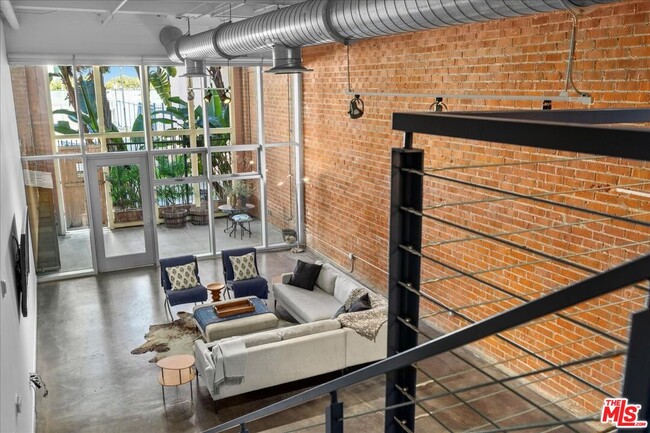Foto del edificio - 120 S Hewitt St