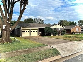 Building Photo - 1203 Blanton Dr