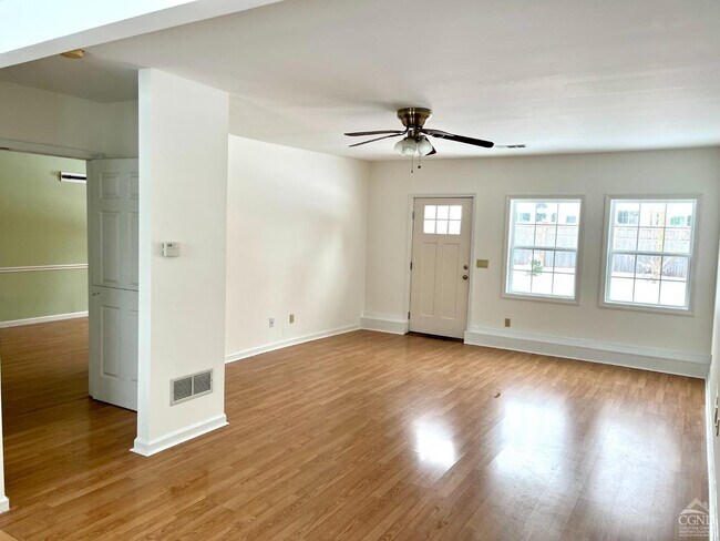Building Photo - 16 Catskill View Dr